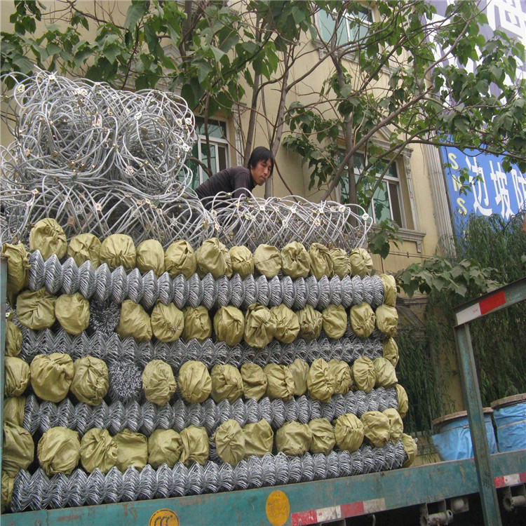 河南湖北曹总的镀锌勾花网发货