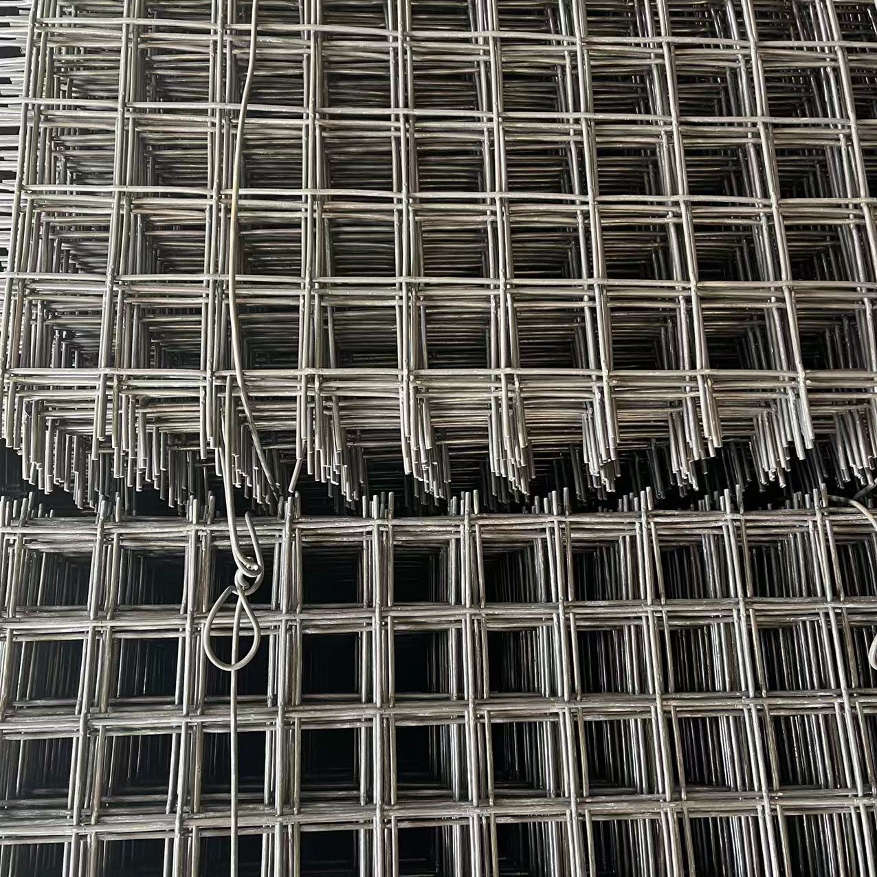 新疆山西崔总1.3*2.7米钢筋编织+电焊网片图片4